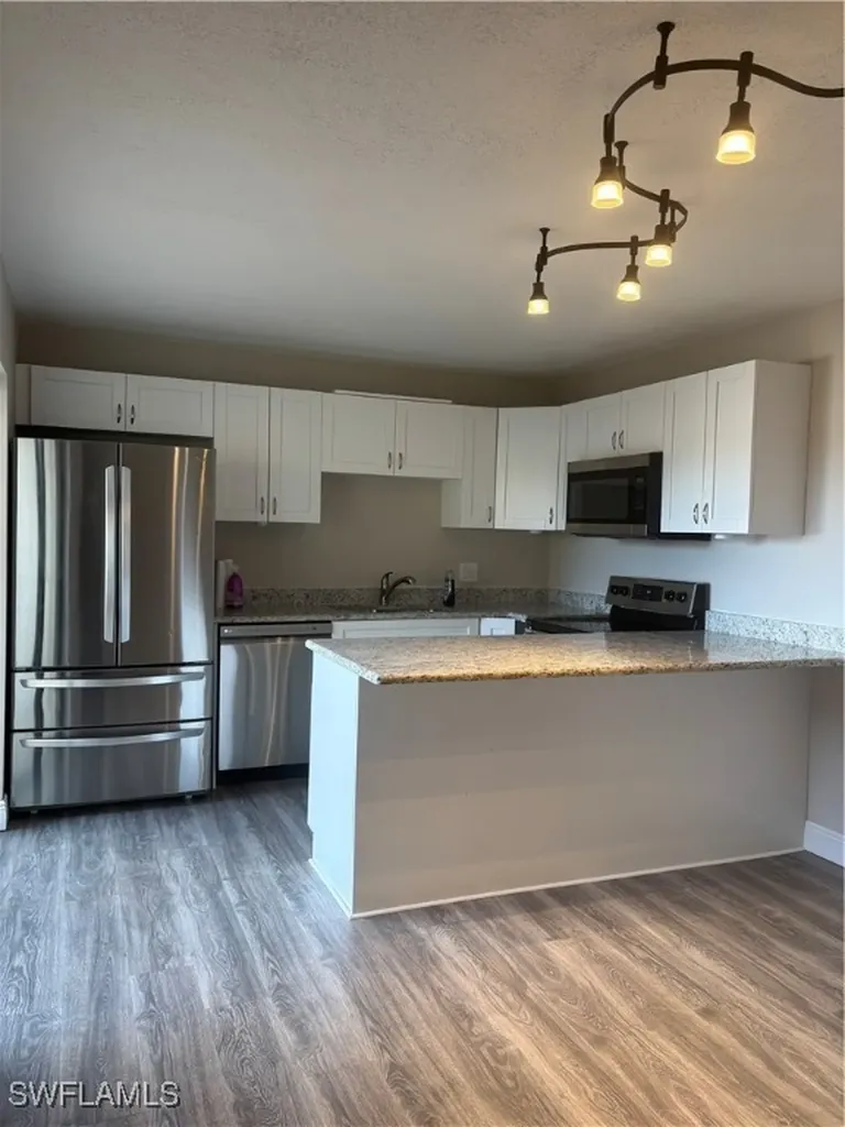 5245 Cedarbend Drive Fort Myers FL 33919