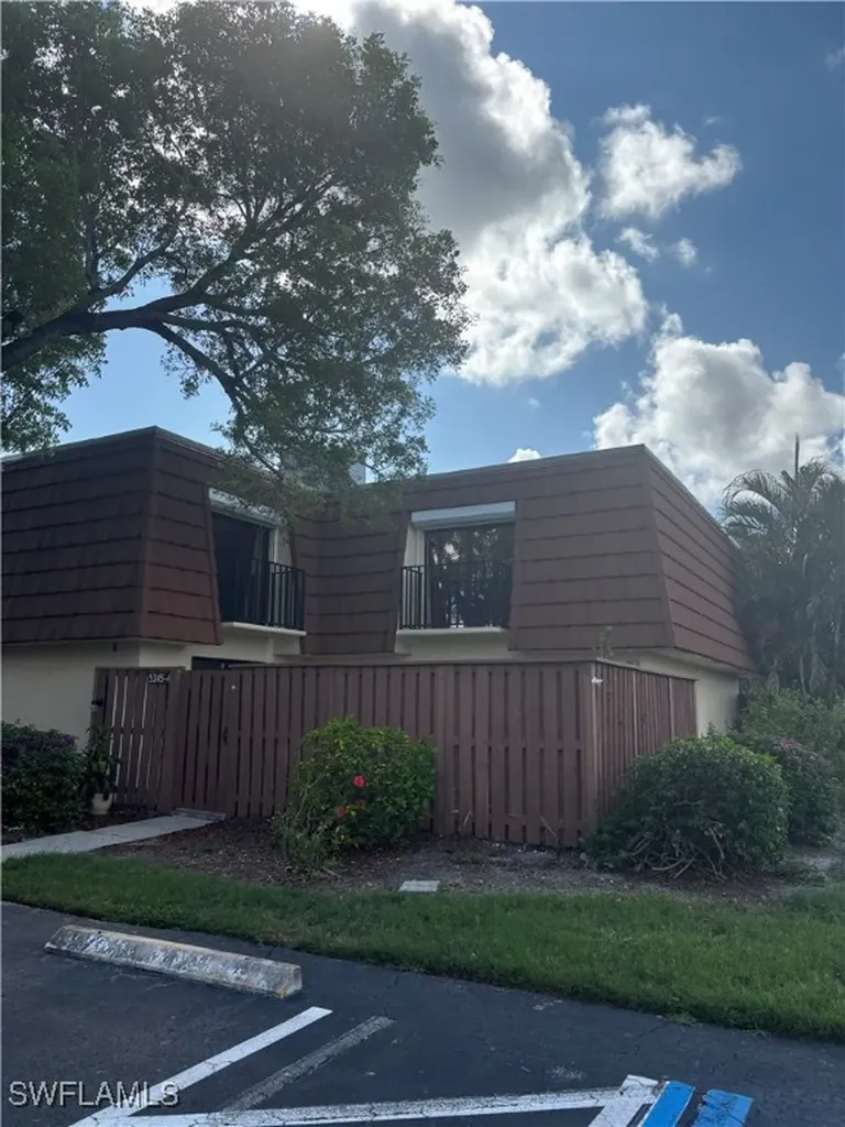 5245 Cedarbend Drive Fort Myers FL 33919