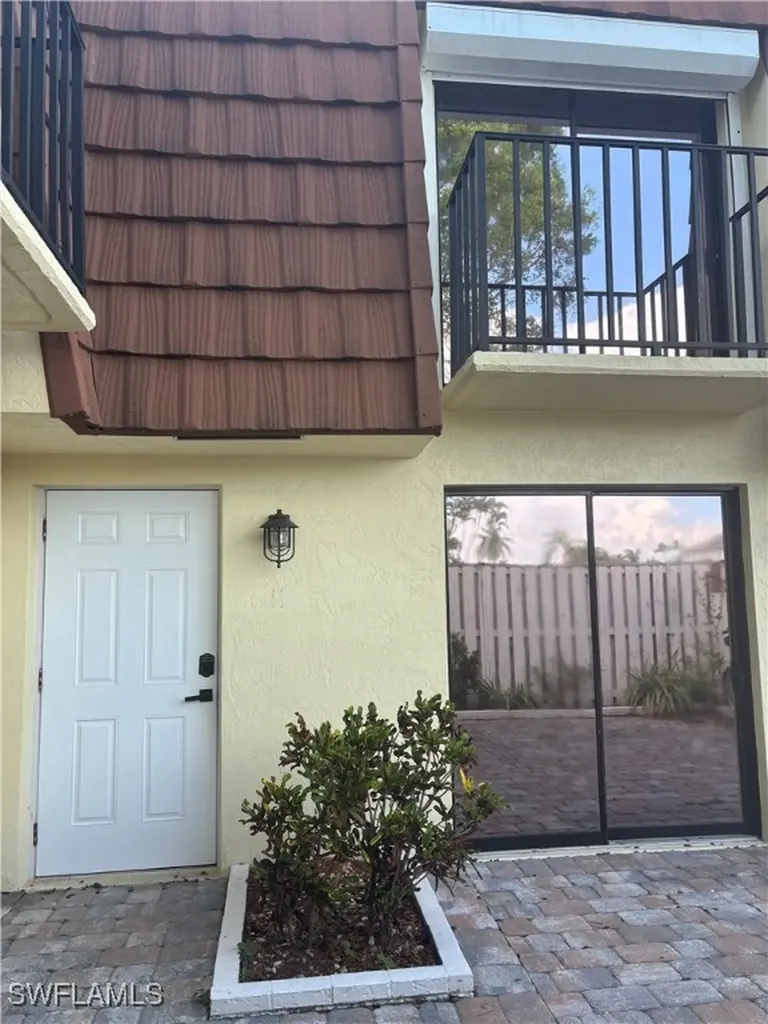 5245 Cedarbend Drive Fort Myers FL 33919