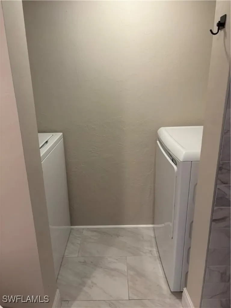 5245 Cedarbend Drive Fort Myers FL 33919