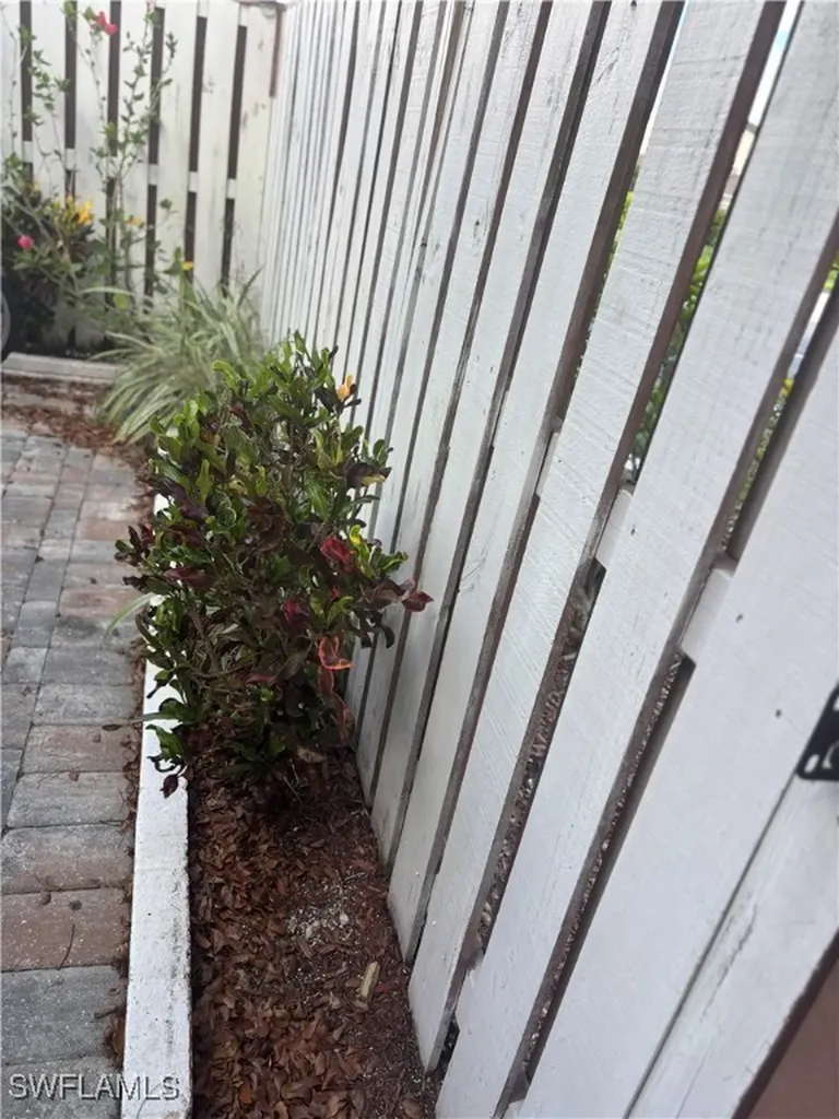 5245 Cedarbend Drive Fort Myers FL 33919