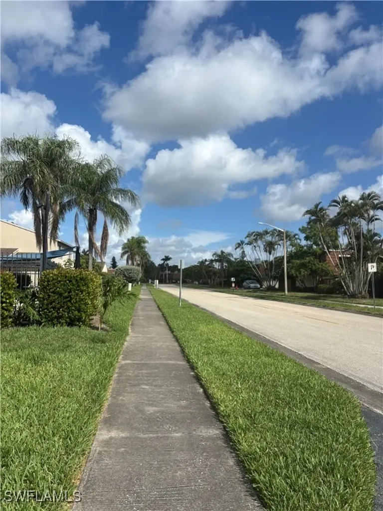 5245 Cedarbend Drive Fort Myers FL 33919