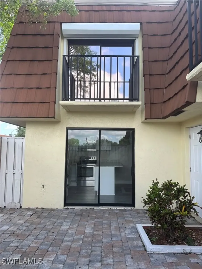 5245 Cedarbend Drive Fort Myers FL 33919