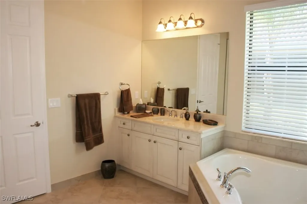3296 Pacific Drive Naples FL 34119