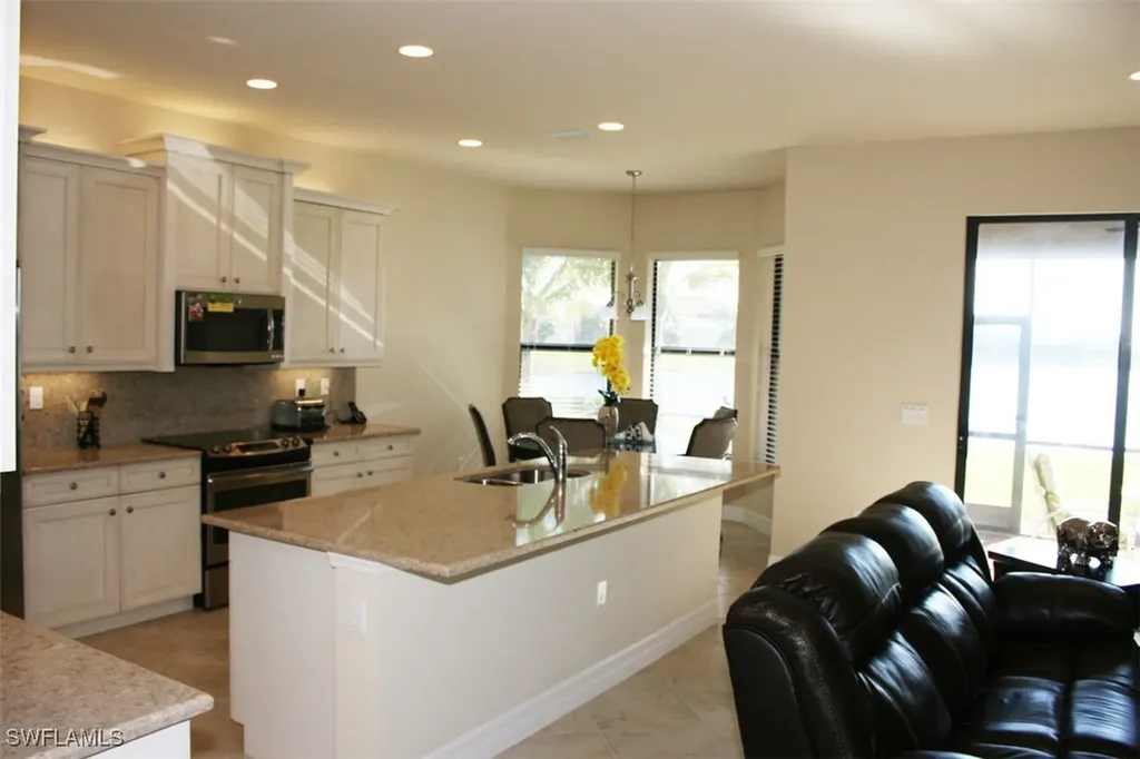3296 Pacific Drive Naples FL 34119