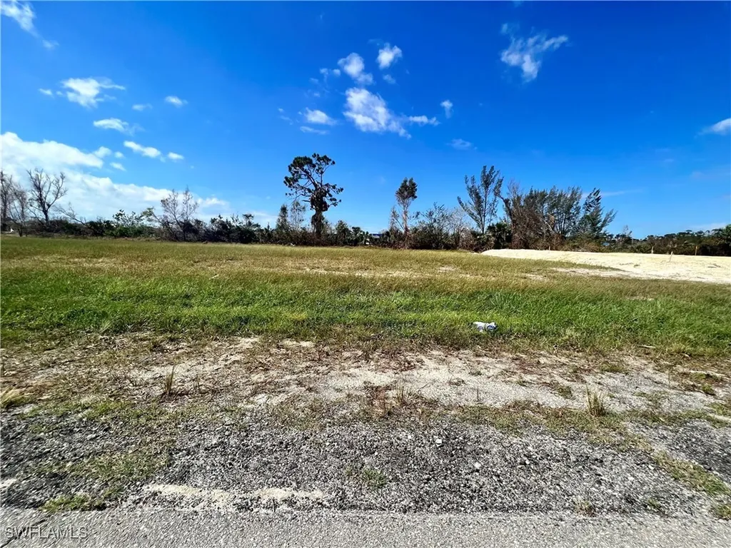 3024 NE 6th Avenue Cape Coral FL 33909