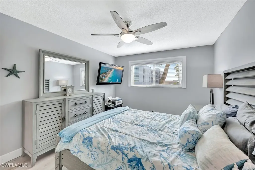 766 Central Avenue Naples FL 34102