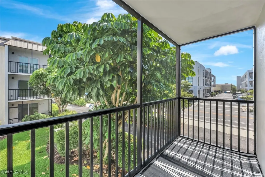 766 Central Avenue Naples FL 34102