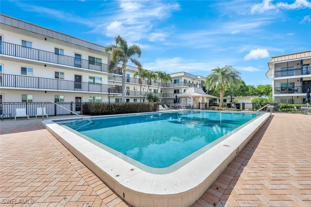 766 Central Avenue Naples FL 34102