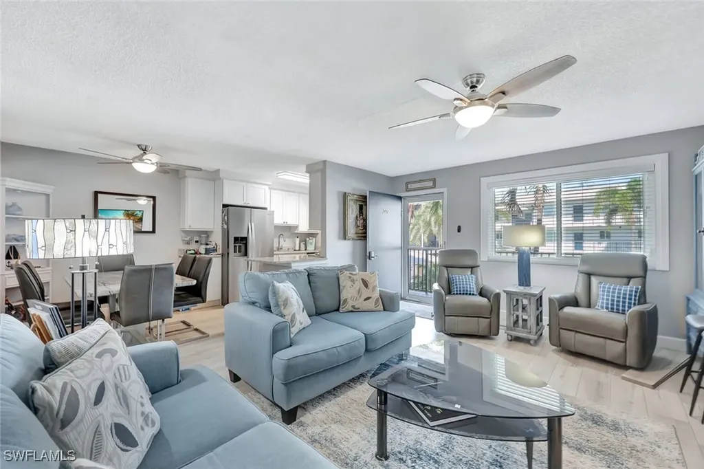 766 Central Avenue Naples FL 34102