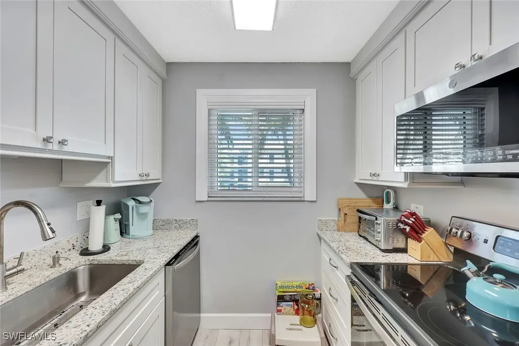 766 Central Avenue Naples FL 34102