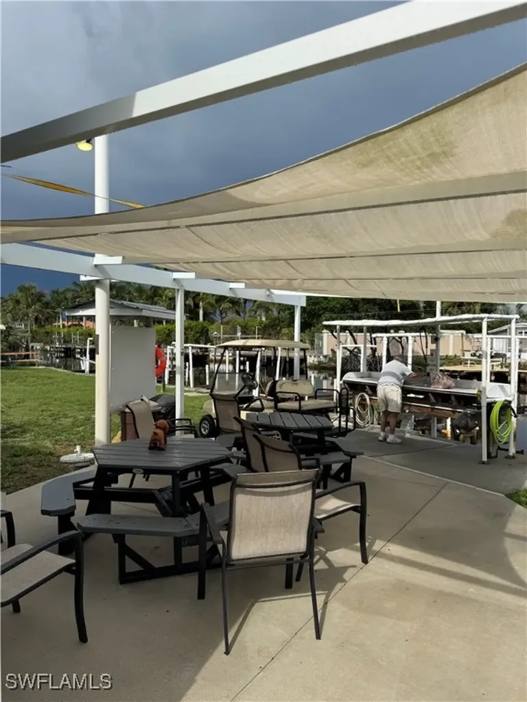 1003 Pine Drive Naples FL 34114