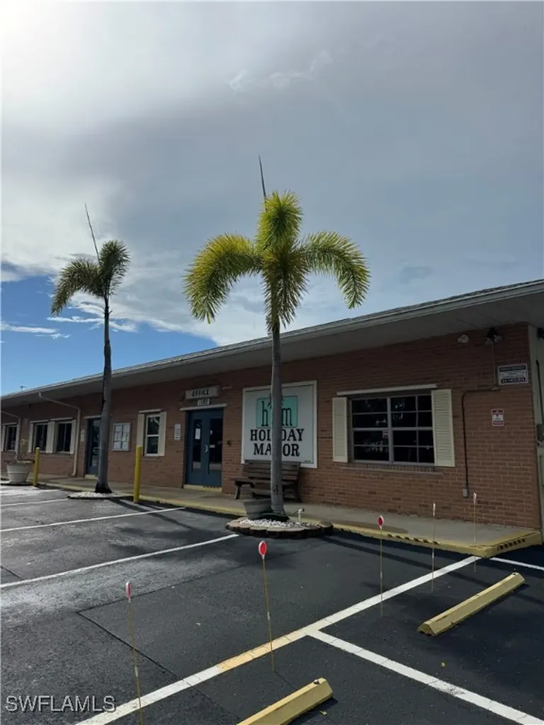 1003 Pine Drive Naples FL 34114