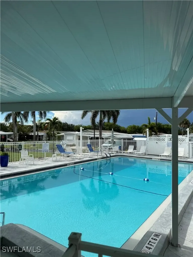 1003 Pine Drive Naples FL 34114