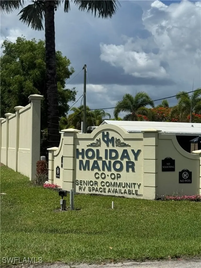 1003 Pine Drive Naples FL 34114