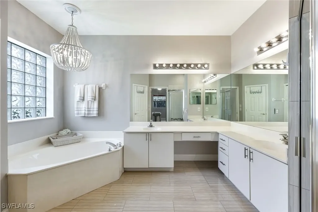 697 Crossfield Circle Naples FL 34104