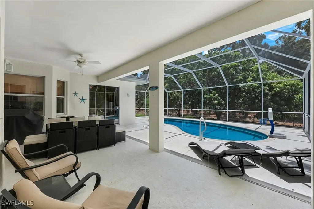 697 Crossfield Circle Naples FL 34104