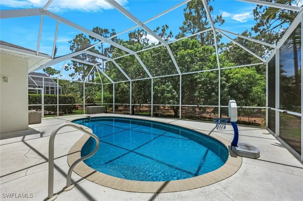 697 Crossfield Circle Naples FL 34104