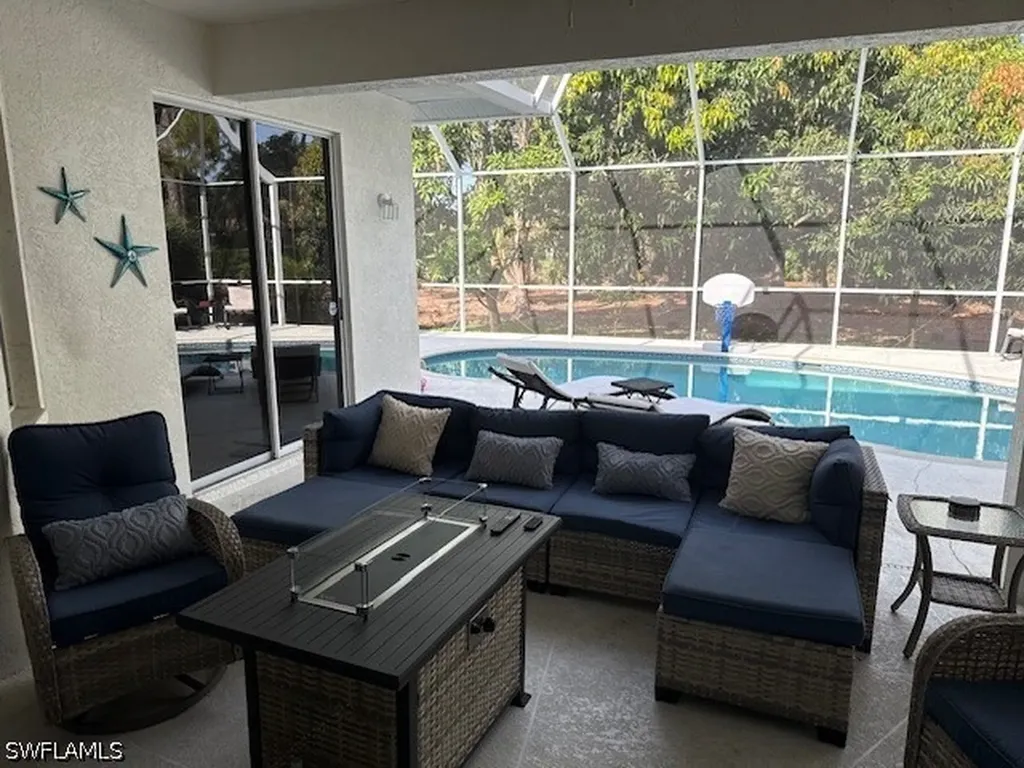 697 Crossfield Circle Naples FL 34104