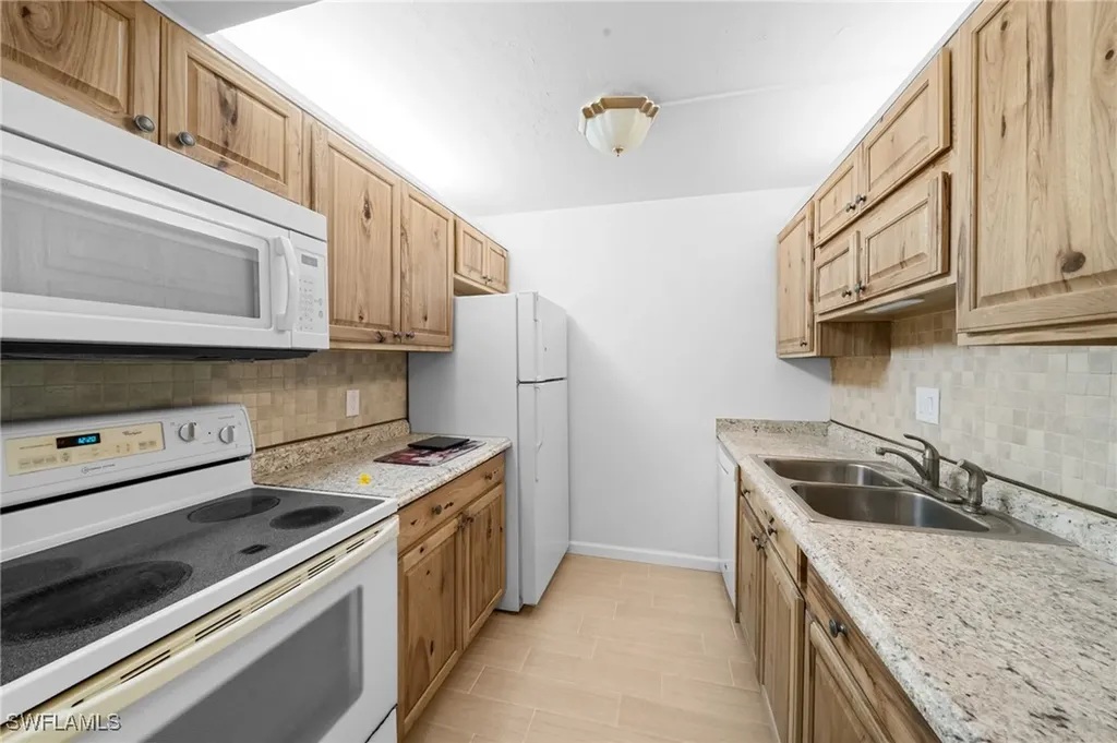 431 Van Buren Street Fort Myers FL 33916