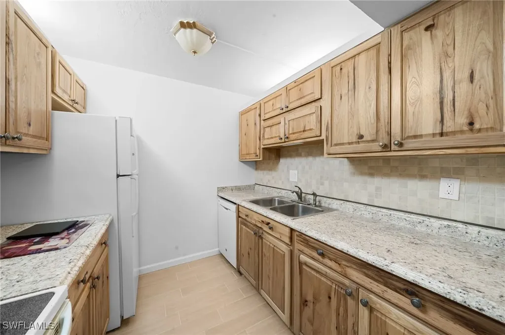 431 Van Buren Street Fort Myers FL 33916