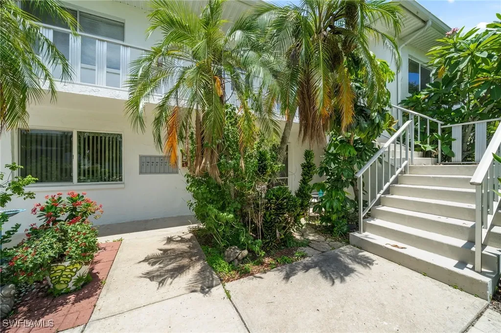 431 Van Buren Street Fort Myers FL 33916