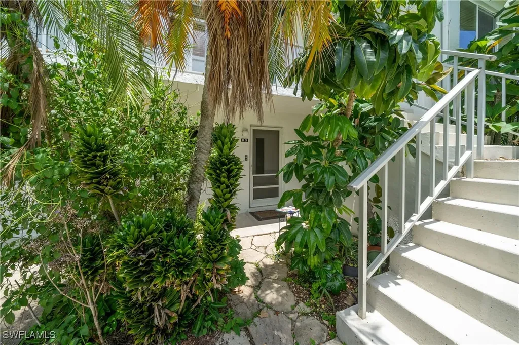 431 Van Buren Street Fort Myers FL 33916