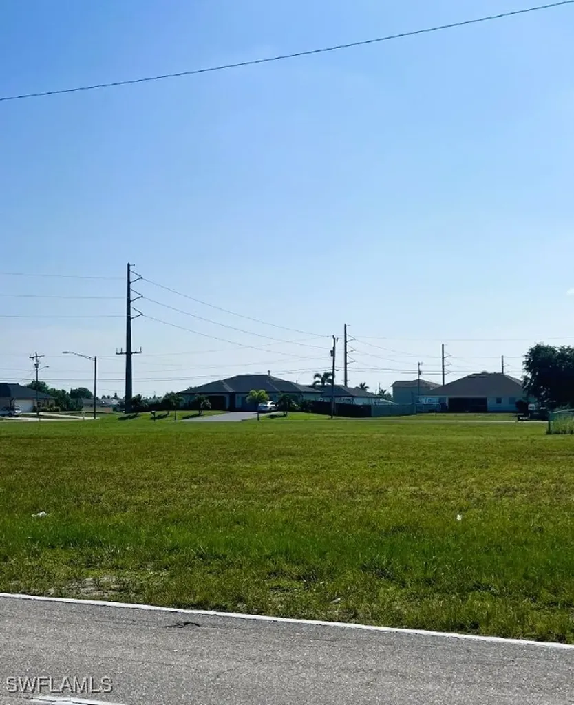 2713 Santa Barbara Boulevard N Cape Coral FL 33993