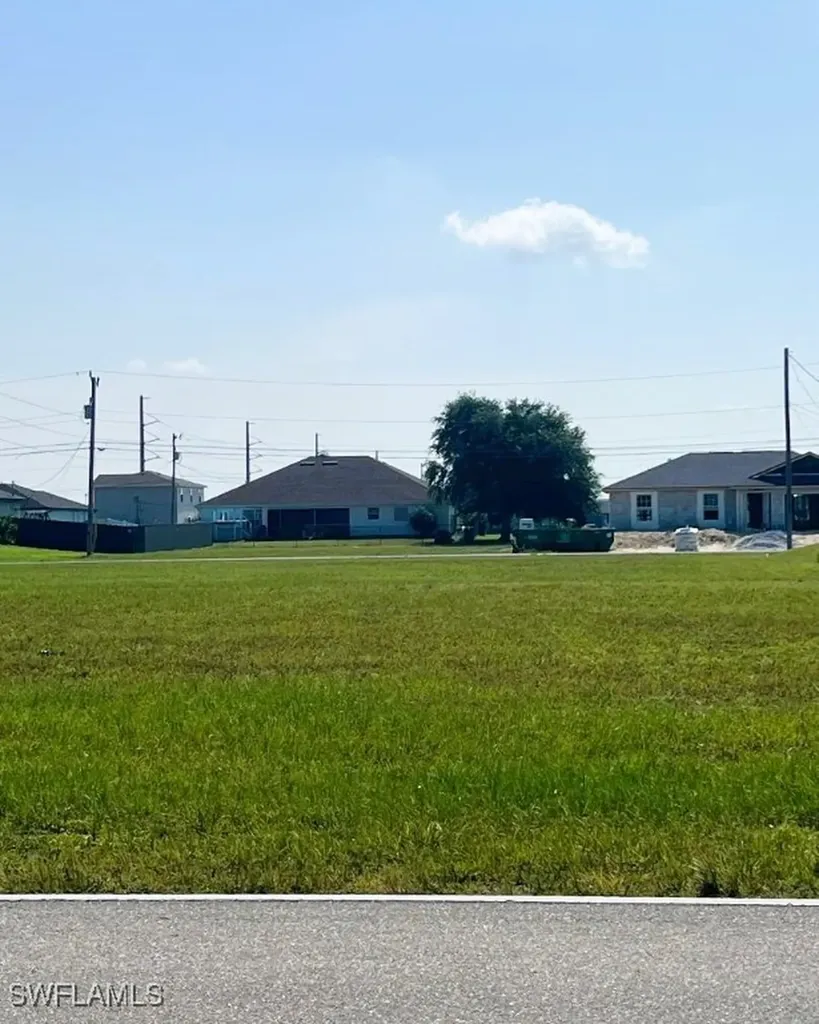 2713 Santa Barbara Boulevard N Cape Coral FL 33993