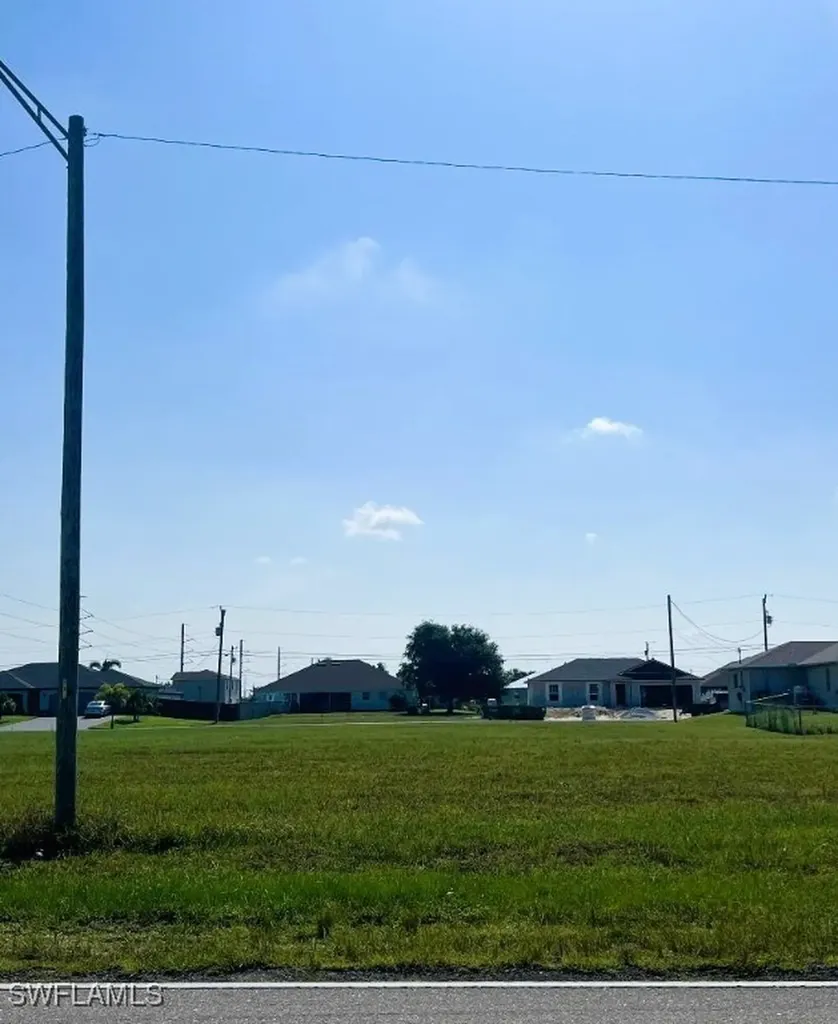 2713 Santa Barbara Boulevard N Cape Coral FL 33993