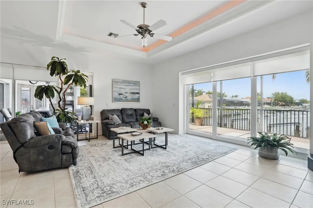 5239 SW 27th Avenue Cape Coral FL 33914