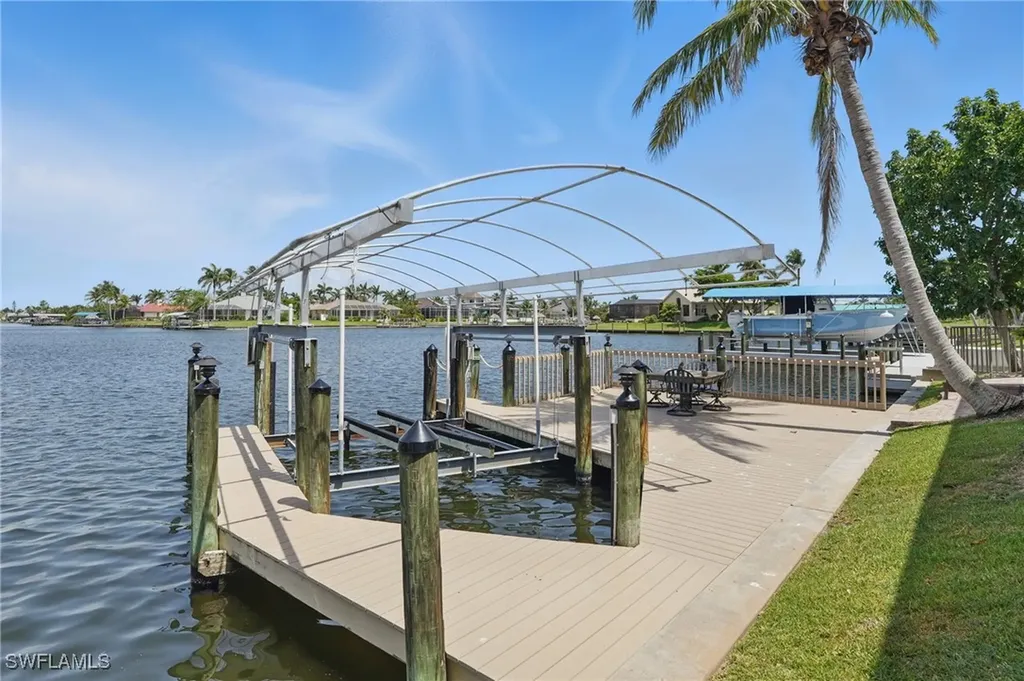 5239 SW 27th Avenue Cape Coral FL 33914