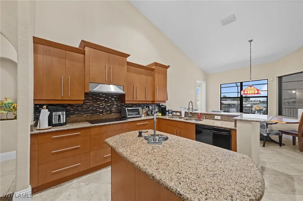 4007 Surfside Boulevard Cape Coral FL 33914