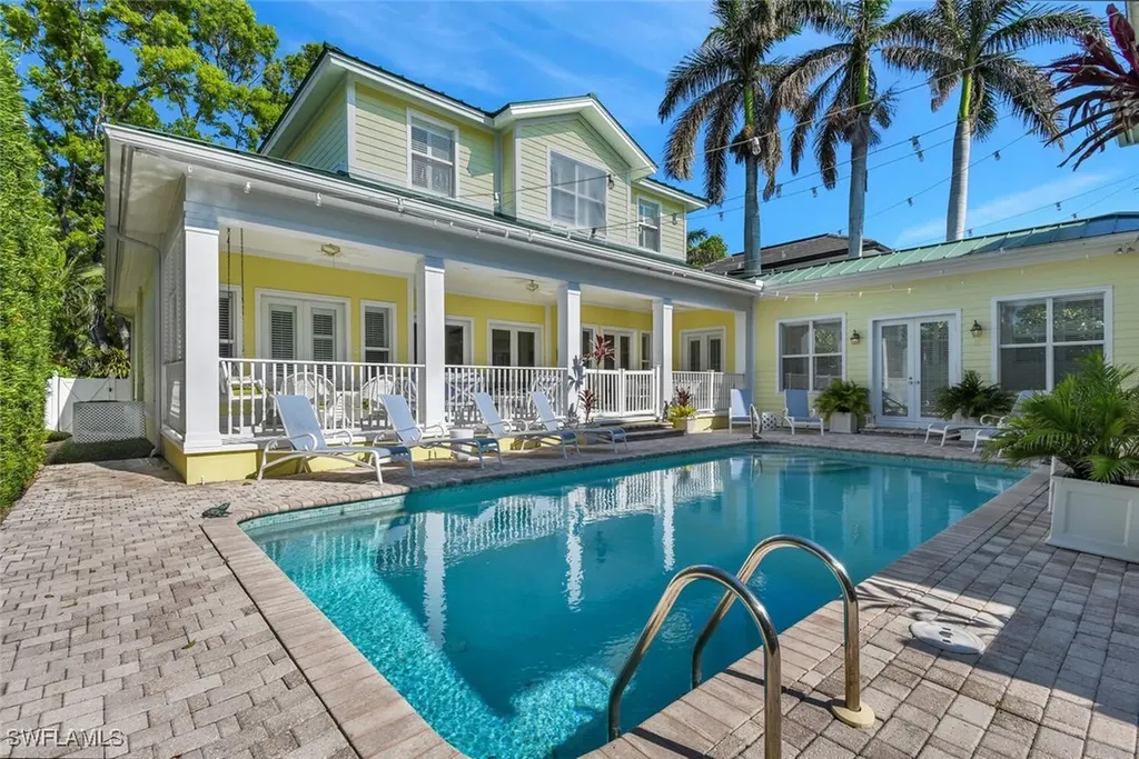 362 2nd Avenue N Naples FL 34102