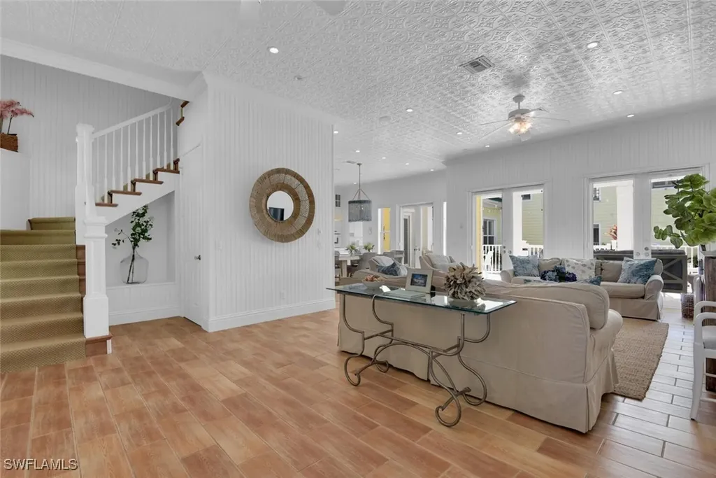 362 2nd Avenue N Naples FL 34102