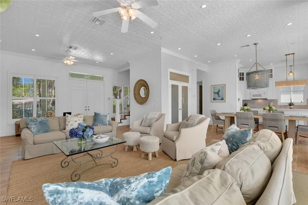 362 2nd Avenue N Naples FL 34102
