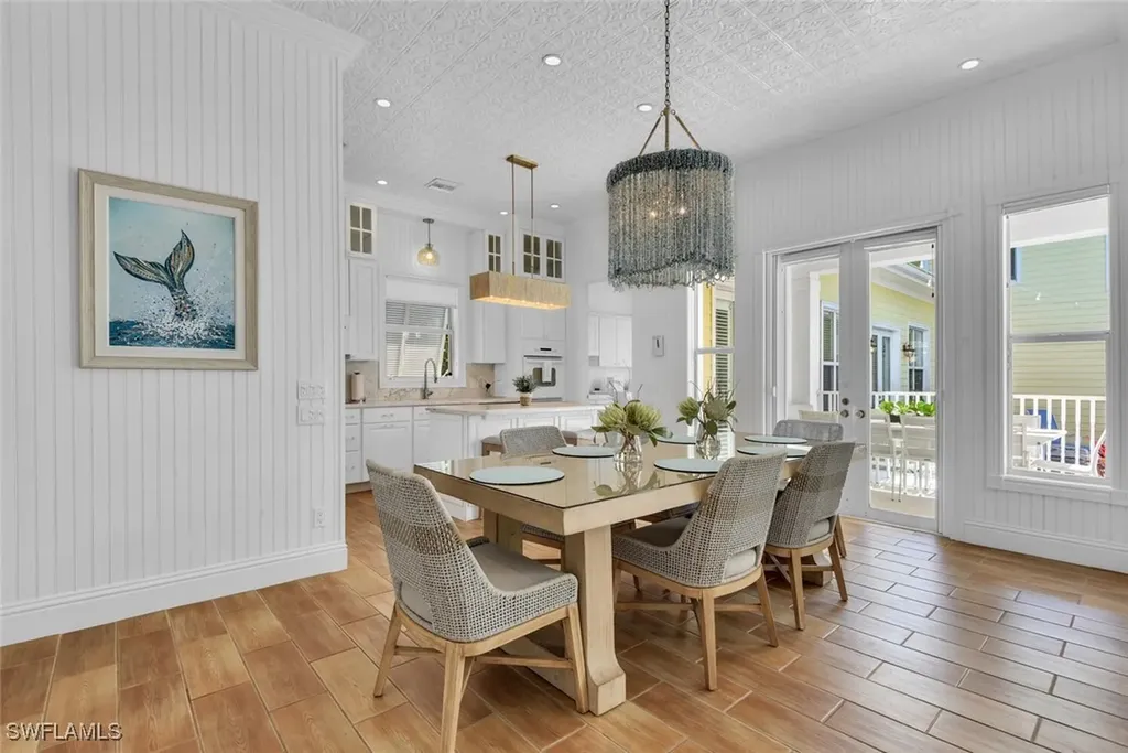 362 2nd Avenue N Naples FL 34102