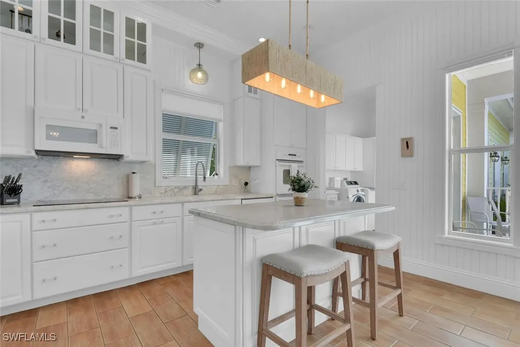 362 2nd Avenue N Naples FL 34102