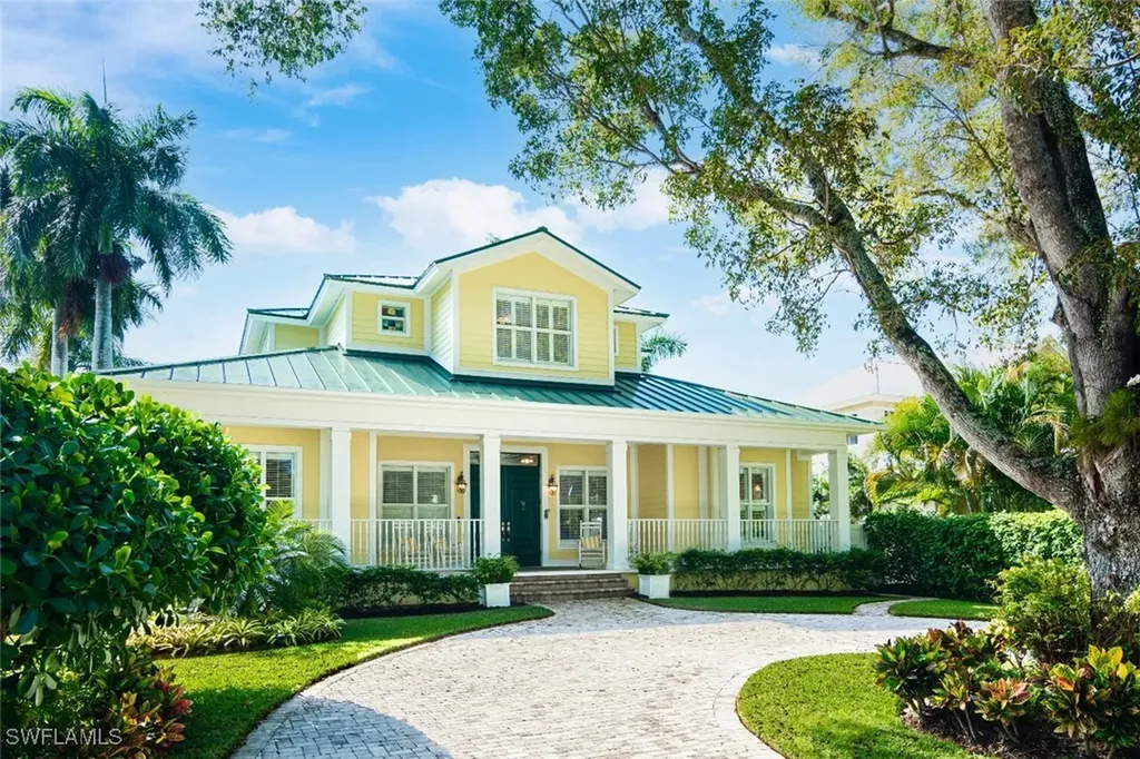 362 2nd Avenue N Naples FL 34102
