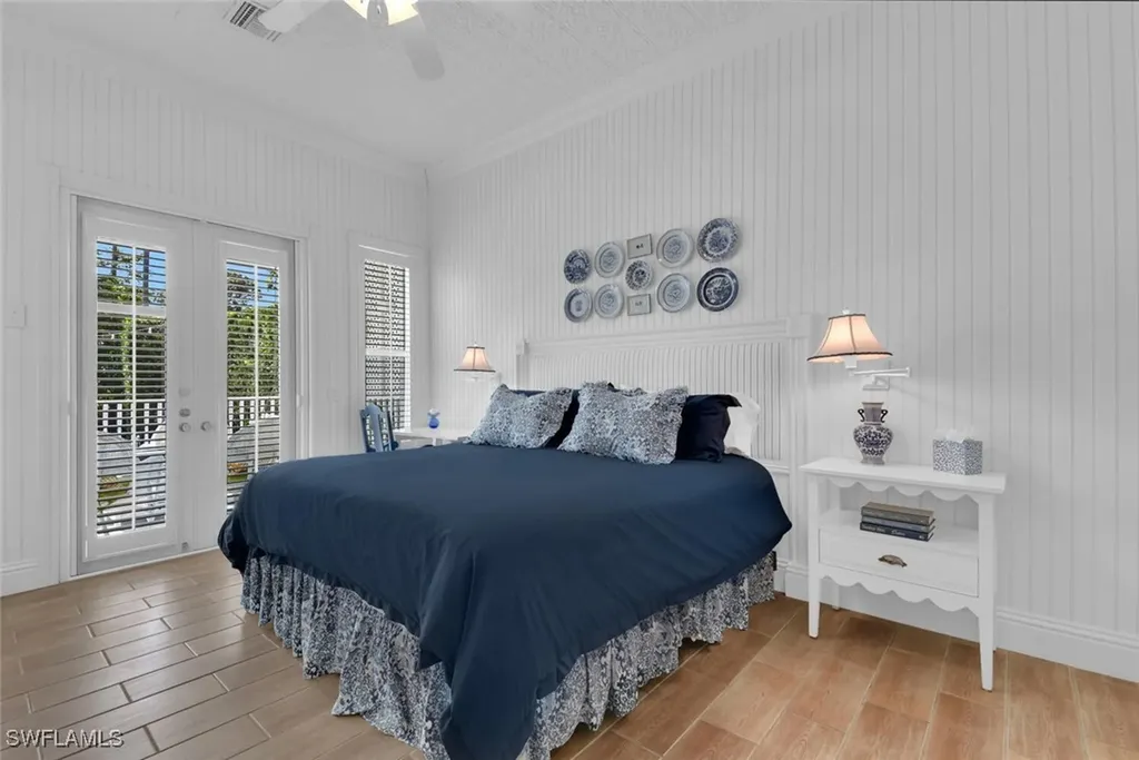 362 2nd Avenue N Naples FL 34102