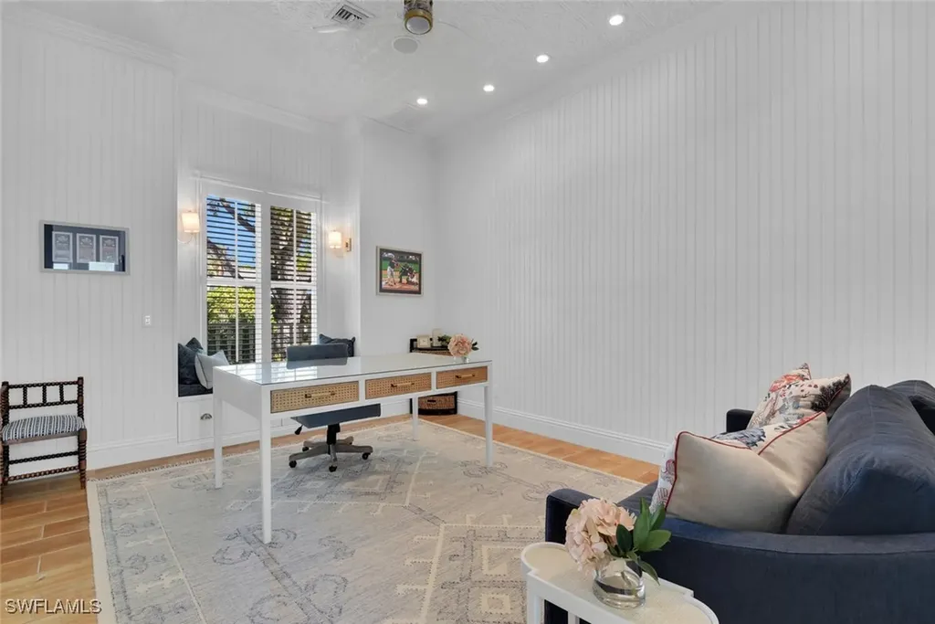 362 2nd Avenue N Naples FL 34102