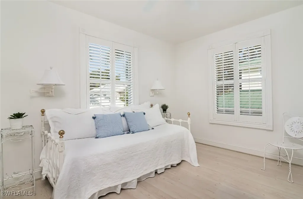 362 2nd Avenue N Naples FL 34102
