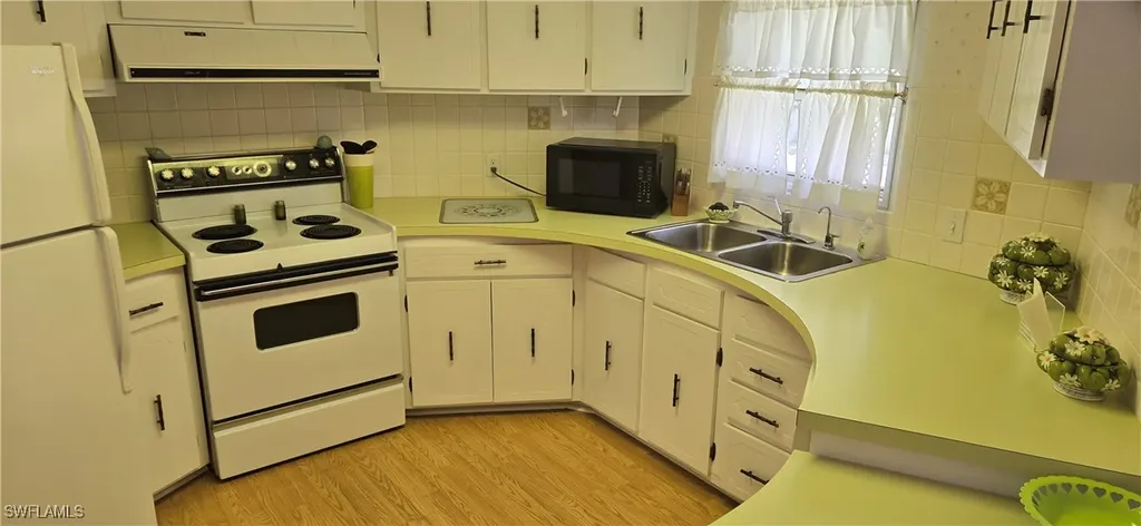 512 Crampton Lane North Fort Myers FL 33903