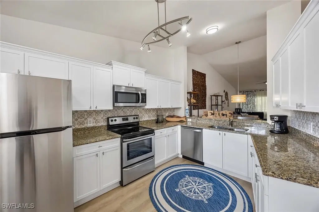 640 Luisa Lane Naples FL 34104