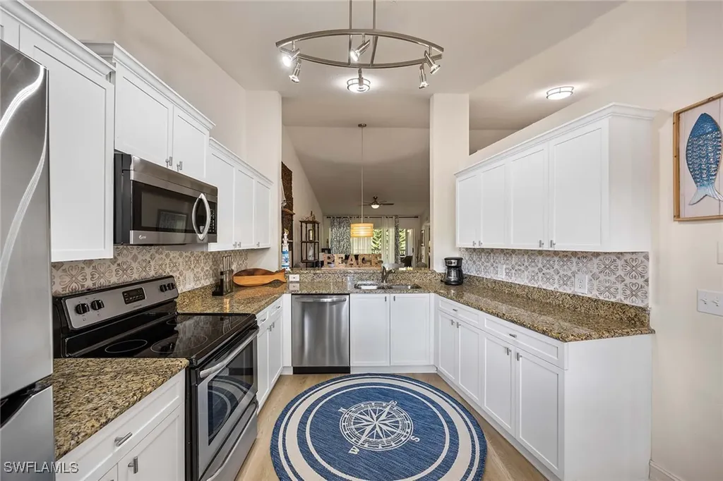 640 Luisa Lane Naples FL 34104