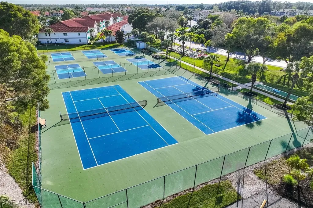 640 Luisa Lane Naples FL 34104