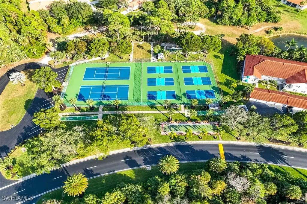 640 Luisa Lane Naples FL 34104