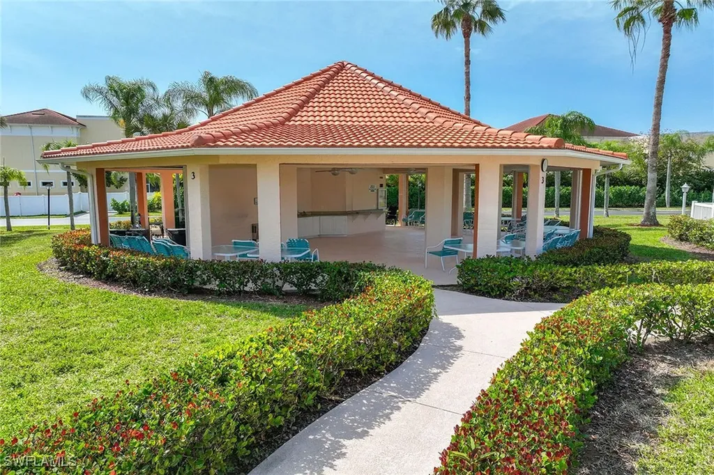 640 Luisa Lane Naples FL 34104