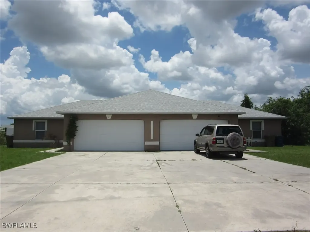 1568/1570 Gilbert Avenue S Lehigh Acres FL 33973