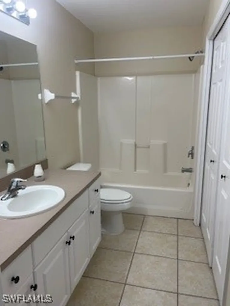 1568/1570 Gilbert Avenue S Lehigh Acres FL 33973
